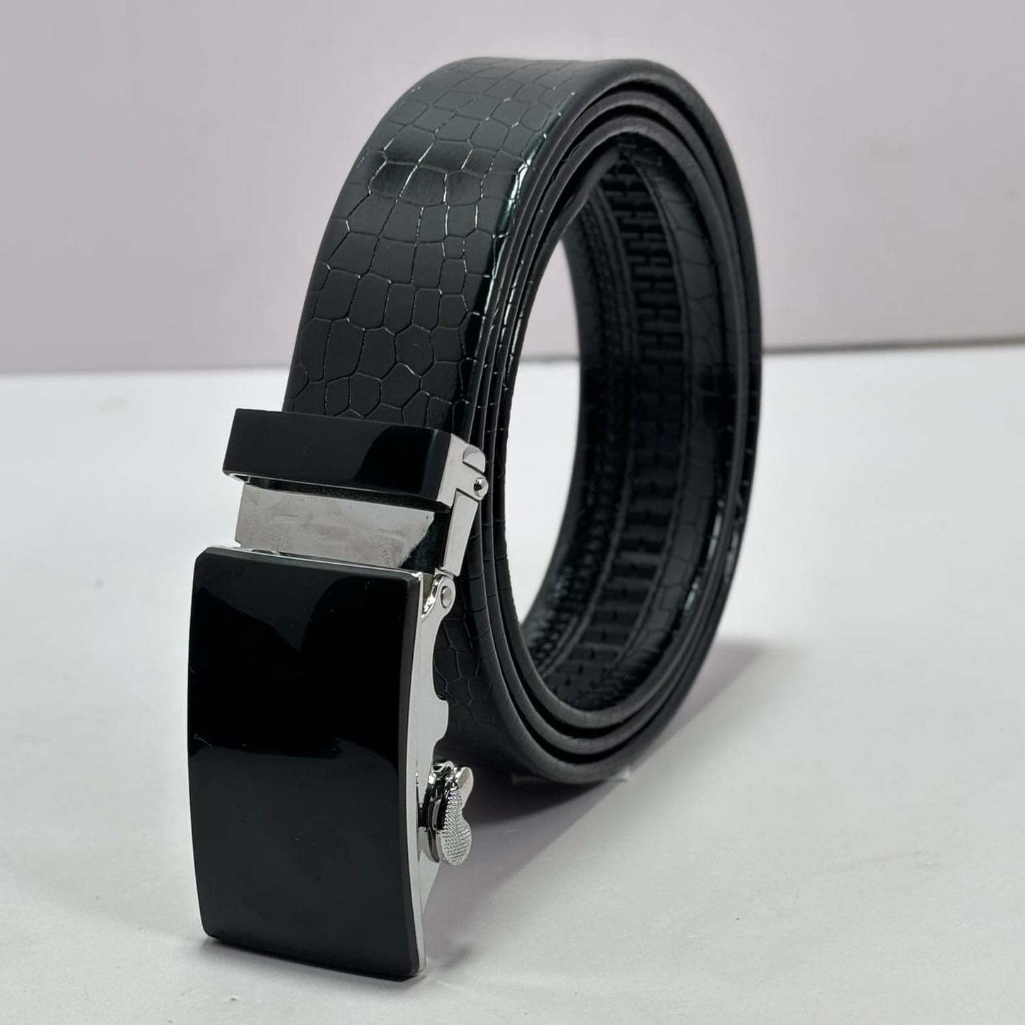 Imported Luxe Auto Lock Belt – Pattern Black - Versatile Buckle Collection